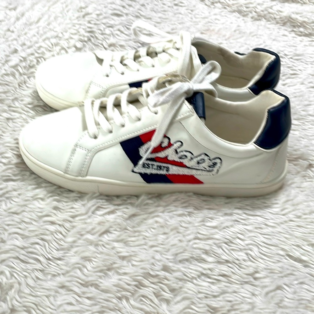 Chaps Varsity Sneaker Striped with Logo Accent White Shoes Size 9 Red White Blue